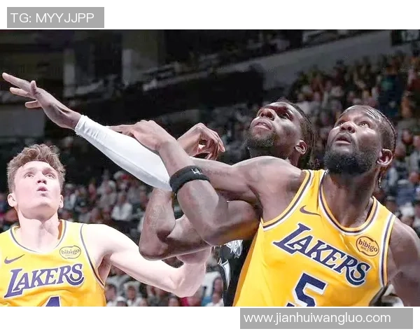 湖人火箭季后赛第三场激战直播精彩回顾与分析